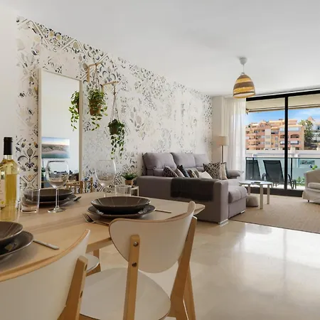 Vivi Homes - Lidia Gardens Pool, Terrace & Sea View Sitio de Calahonda