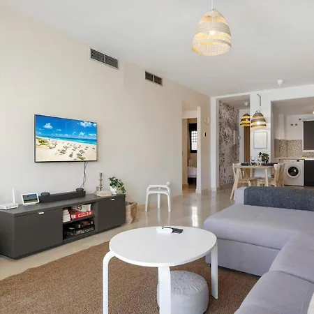 Vivi Homes - Lidia Gardens Pool, Terrace & Sea View Sitio de Calahonda